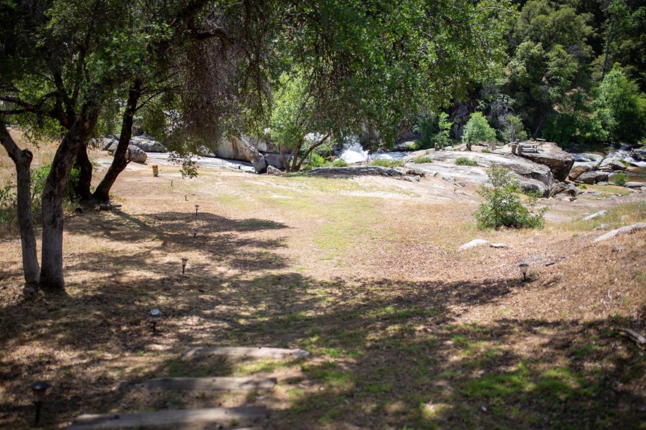 Riverfront Property With Waterfalls Near Yosemite And Bass Lake Oakhurst Exterior foto