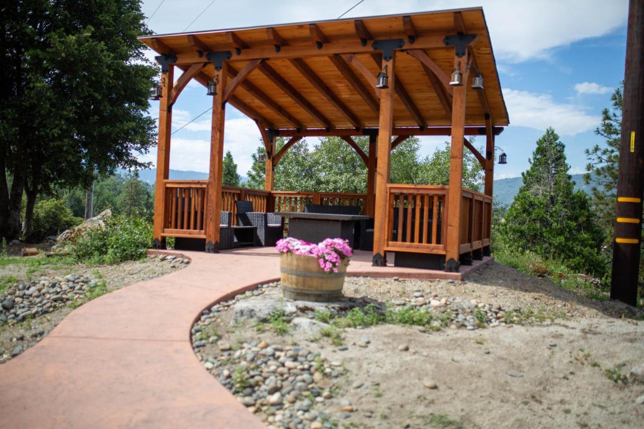 Riverfront Property With Waterfalls Near Yosemite And Bass Lake Oakhurst Exterior foto