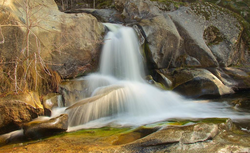 Riverfront Property With Waterfalls Near Yosemite And Bass Lake Oakhurst Habitación foto