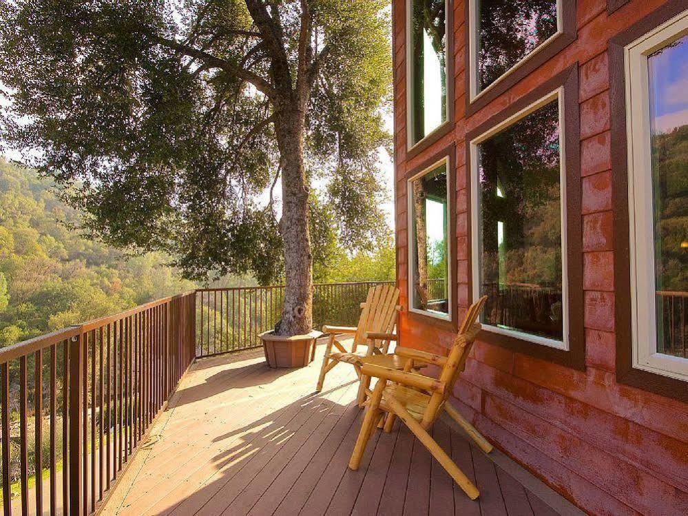 Riverfront Property With Waterfalls Near Yosemite And Bass Lake Oakhurst Exterior foto